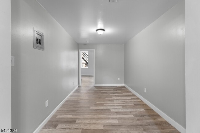 Building Photo - 23 Monroe St