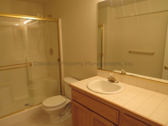 Building Photo - Beautiful 3 Bedroom Townhouse in Gleneagle, Gated Community!