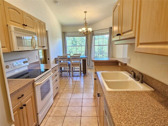 Building Photo - 904 Casa Del Lago Way