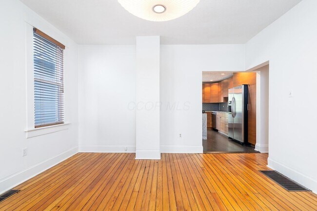 Building Photo - 483 Stanley Ave