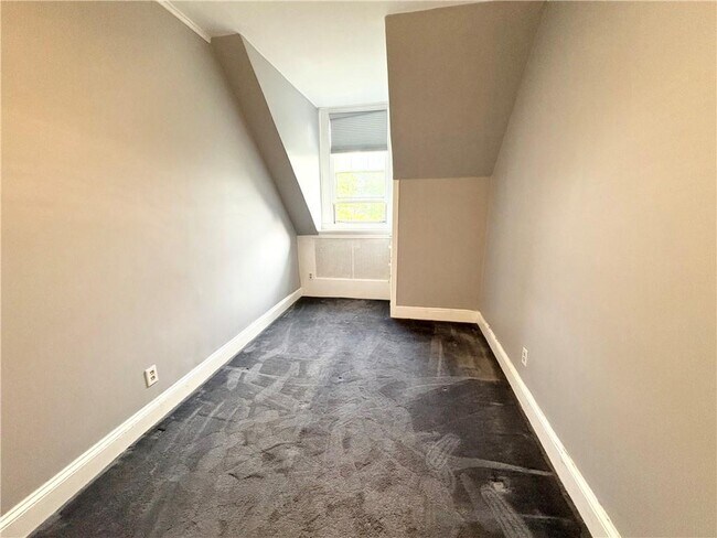 Building Photo - 438 Wolcott Ave