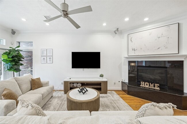 Building Photo - 5346 McCulloch Cir