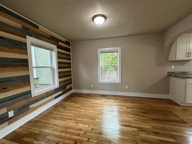 Building Photo - Renovated 2BR/1BA Rent to Own Home with Dr...