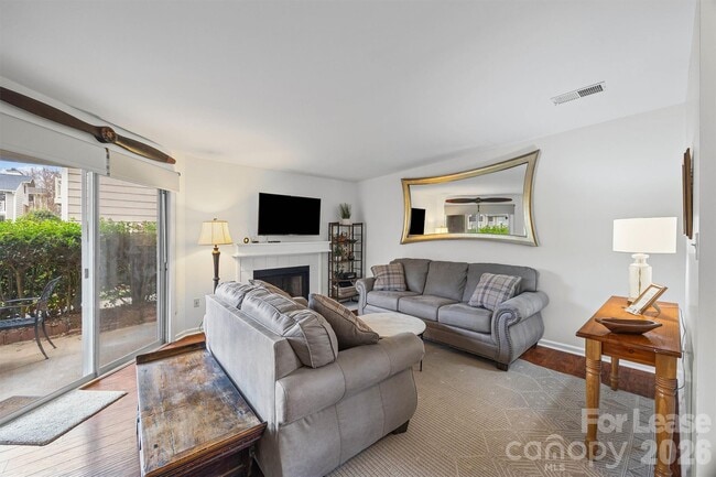 Building Photo - 5003 Sharon Rd