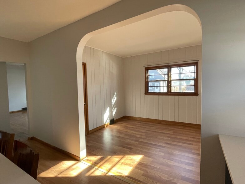 Den/Dining room - 1628 California St NE