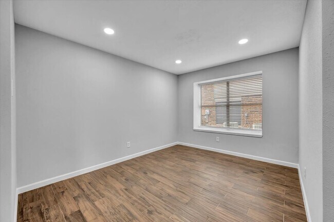 Building Photo - 1807 Palo Duro St