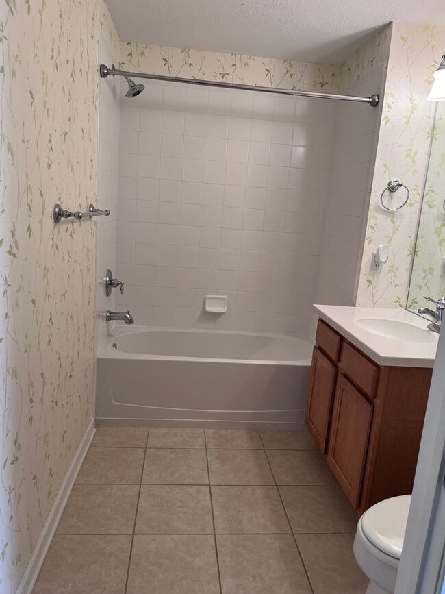 Building Photo - Welcome to the pinnacle of modern living – a dazzling 2-bedroom, 2-bathroom + Den sanctuary for r...