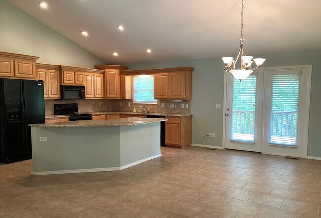 Building Photo - 2 Bacton Ln