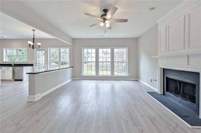 Building Photo - 145 Sessingham Ln