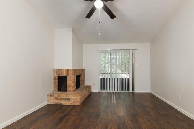 Building Photo - 10555 Turtlewood Ct