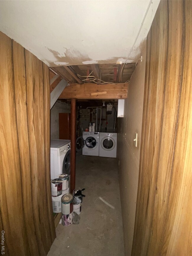 Building Photo - 732 3rd St