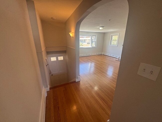 Building Photo - 34 Booth St