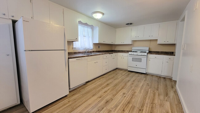 Building Photo - 2701 Wilshire Blvd