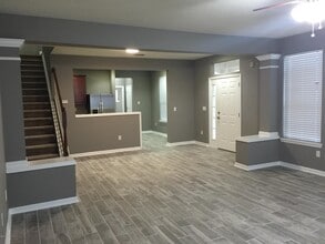 Building Photo - 4235 Highwood Dr