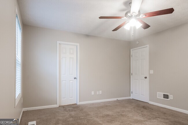 Building Photo - 41 Alise Ct
