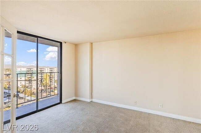 Building Photo - 3930 University Center Dr