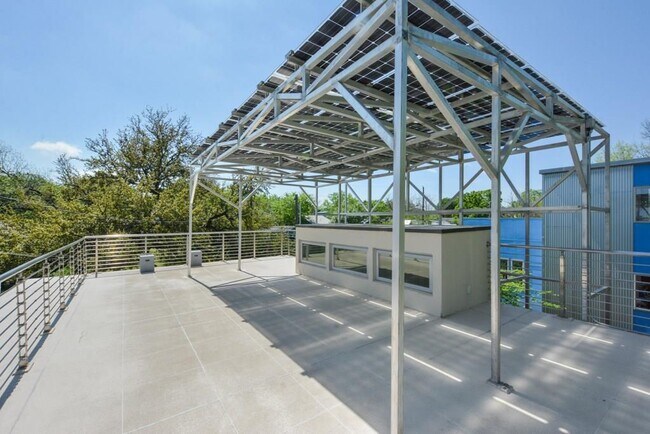 Building Photo - 2410 Bryan St