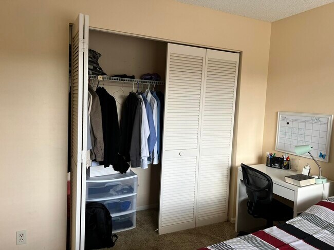 Building Photo - 6787 Via Regina