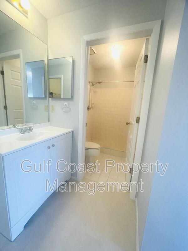 Building Photo - 6492 Royal Woods Dr