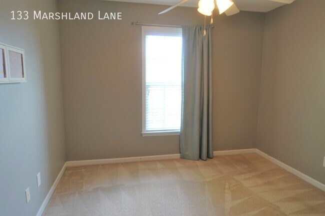 Building Photo - 133 Marshland Ln