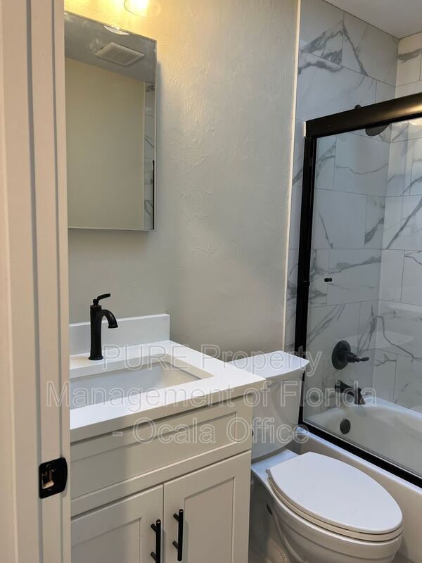 Building Photo - 7509 SW 78th Pl