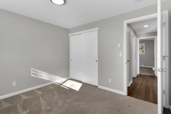 Building Photo - 1365CEDA