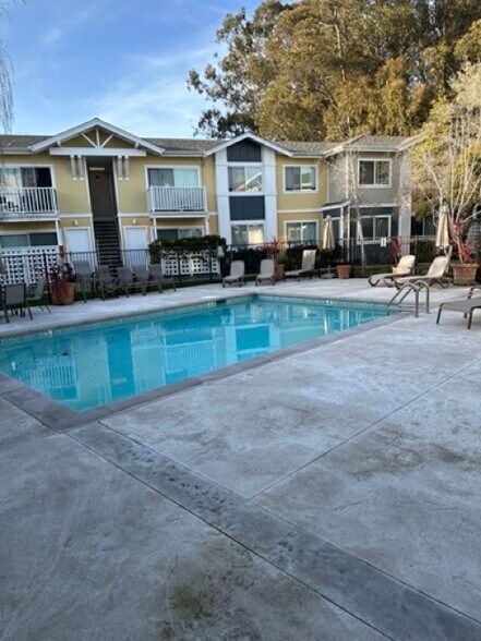 Building Photo - 755 14th Ave