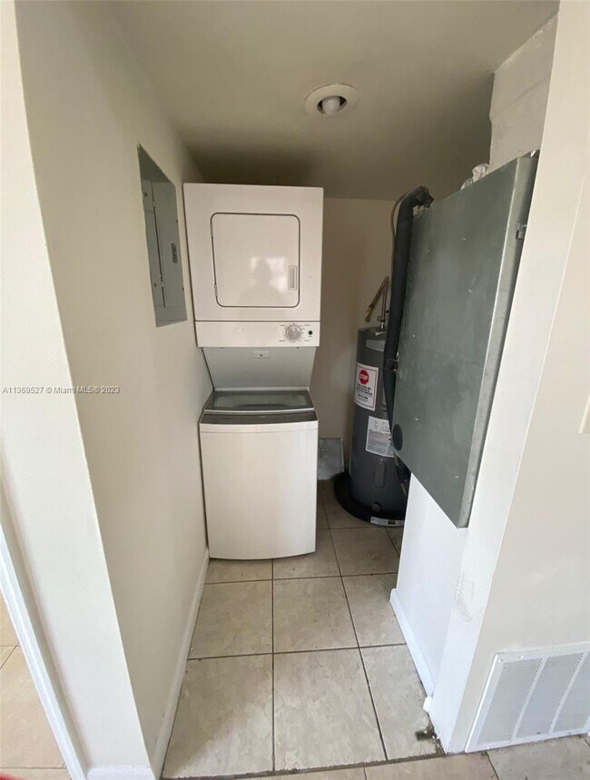 Building Photo - 14250 NW 22nd Ave