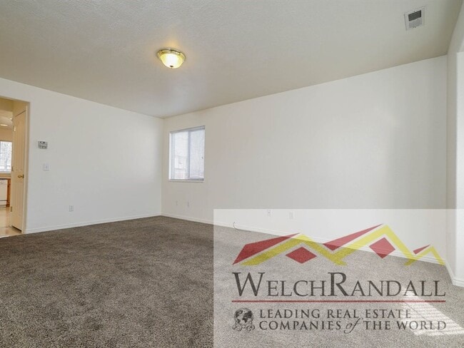 Building Photo - Beautiful 3 Bed 1.5 Bath Townhome in Ogden
