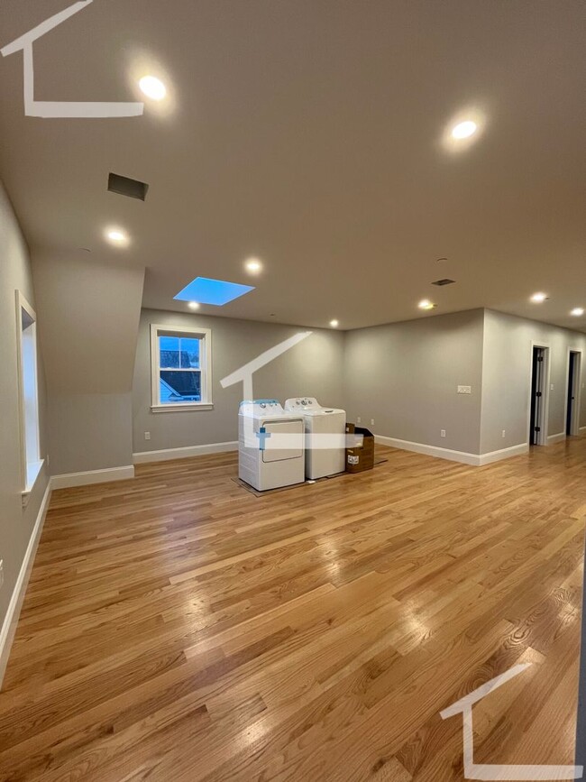 Building Photo - Newly built 3 bedroom unit in Brighton!