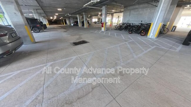 Building Photo - 920 N Osceola Ave