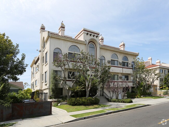 Primary Photo - 3939 Inglewood Blvd