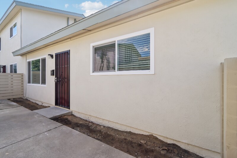 Building Photo - 5792 Rostrata Ave