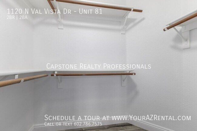 Building Photo - 1120 N Val Vista Dr