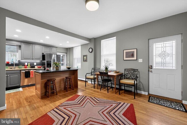 Building Photo - 2100 E Dauphin St