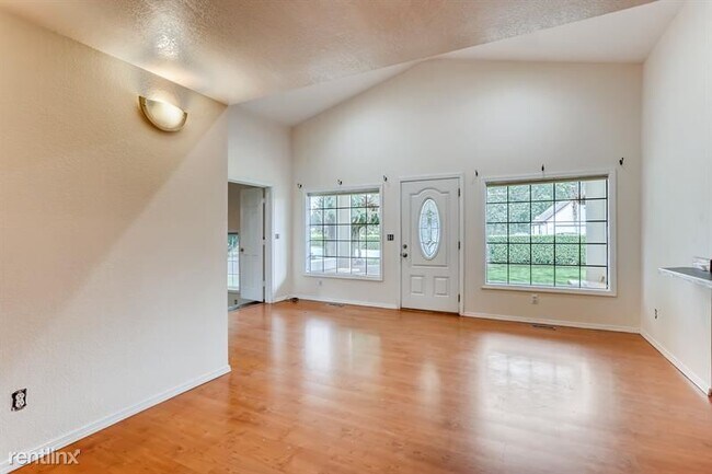 Building Photo - 1305 37th St SE