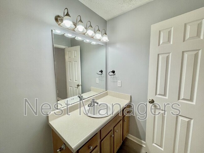 Building Photo - 3721 Betts Dr