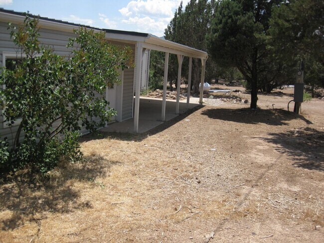Building Photo - 3 Bedroom 2 Bathroom House in Outer Cedar City