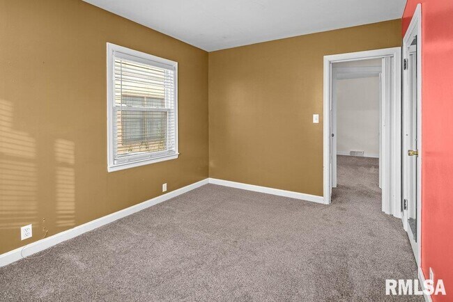 Building Photo - 1916 33rd St