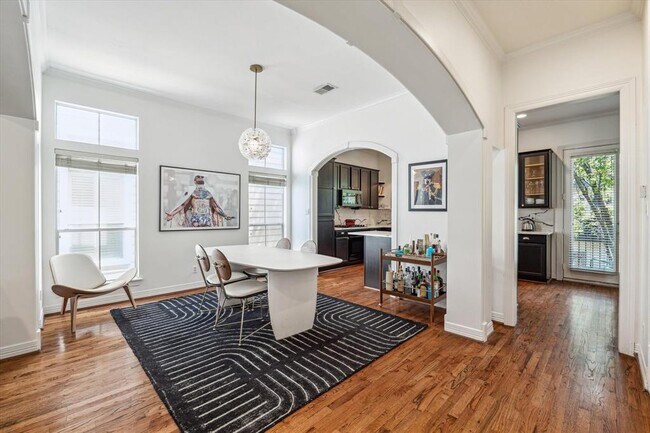 Building Photo - 4013 Blossom St
