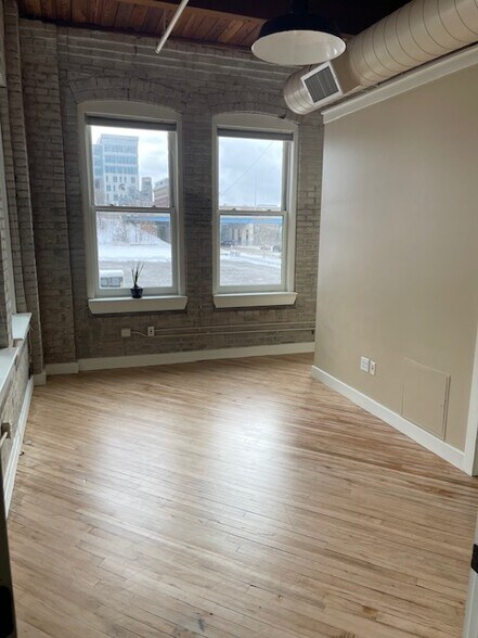 Building Photo - 600 Monroe Ave NW