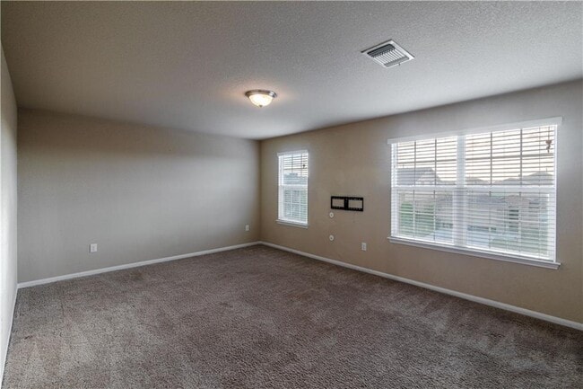 Building Photo - 137 Moulins Ln