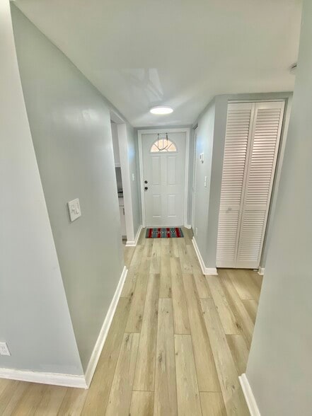Building Photo - 200 Waterway Dr S