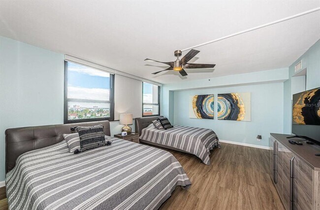 Building Photo - 6291 Bahia Del Mar Cir N