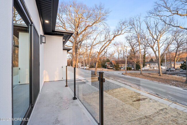 Building Photo - 459 Harnell Ave