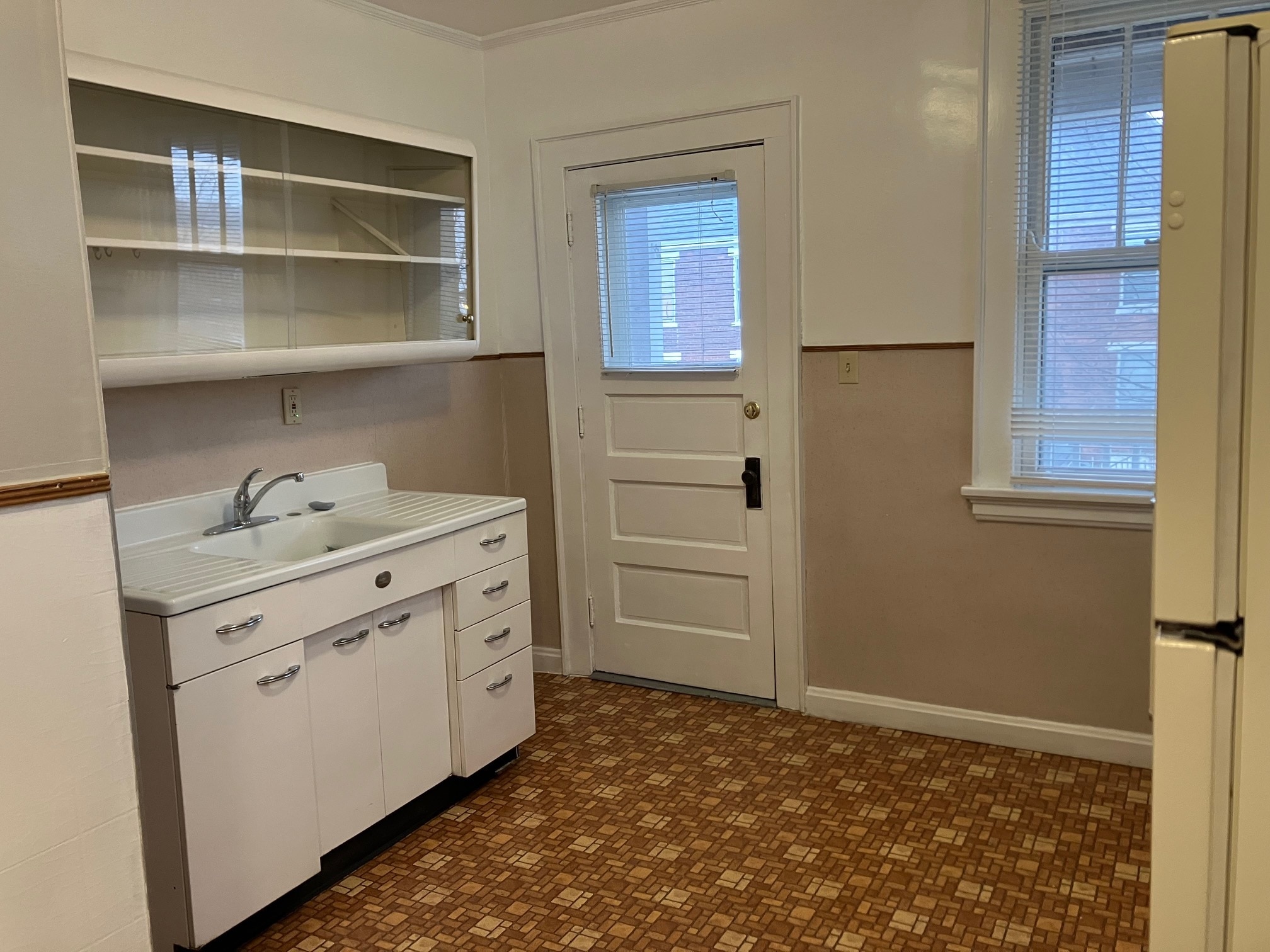 kitchen - 121 W 33rd St