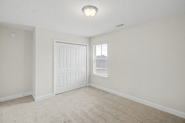 Building Photo - 173 Mcclelland Lp NE