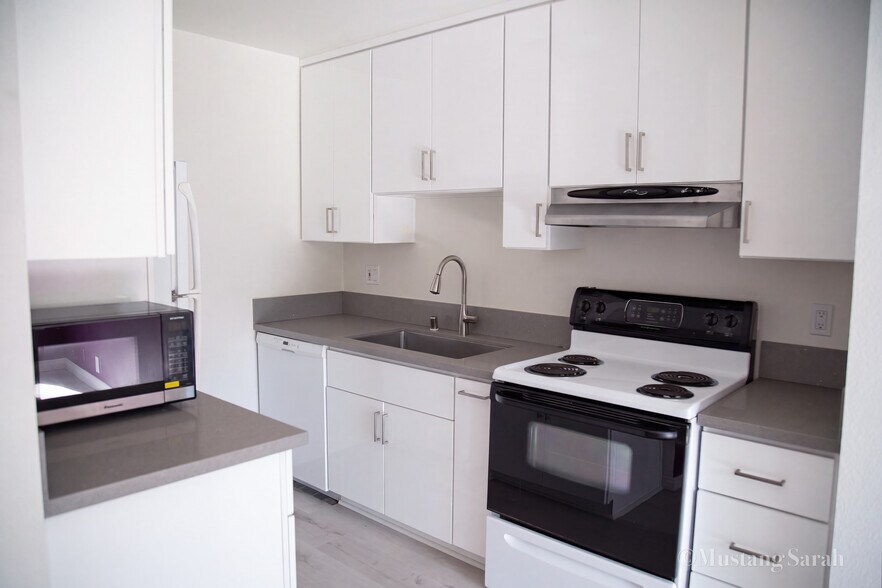 Building Photo - 5840 Benner St