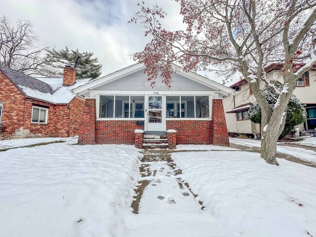 Primary Photo - Move In Ready Gem on Lowe Rd. - West End