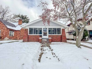 Building Photo - Move In Ready Gem on Lowe Rd. - West End